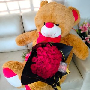 Bouquet de 50 rosas en papel coreano con peluche de 120 cm